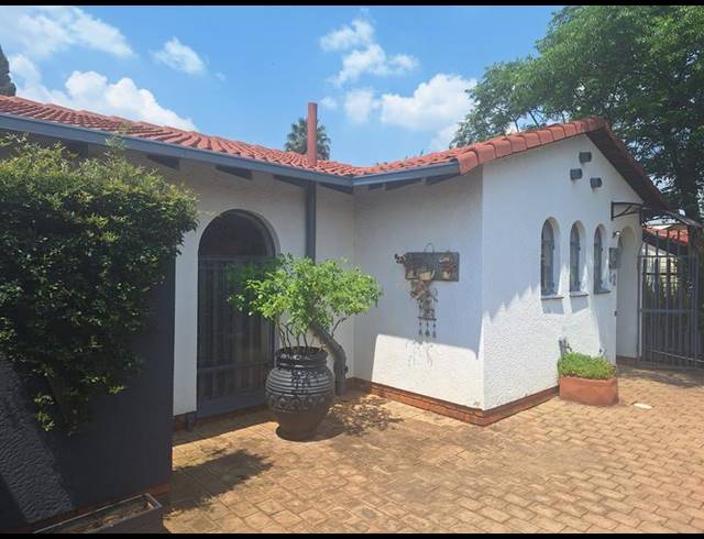 2 BEDROOM HOUSE FOR SALE IN HUNTINGDON